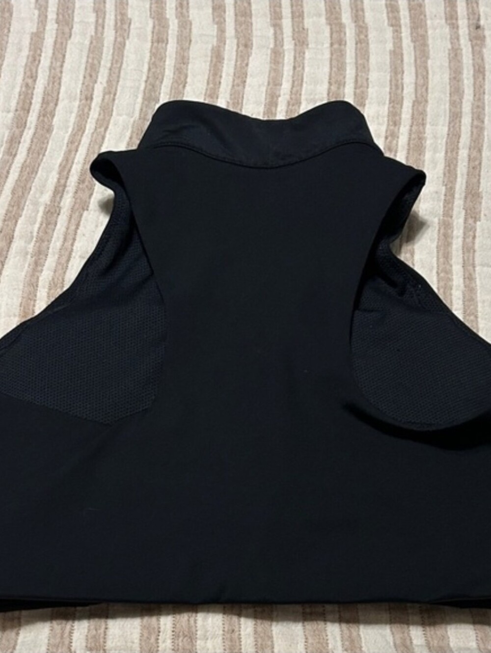 Nike Black Sleeveless quarter zip padded Top - Picture 2 of 4